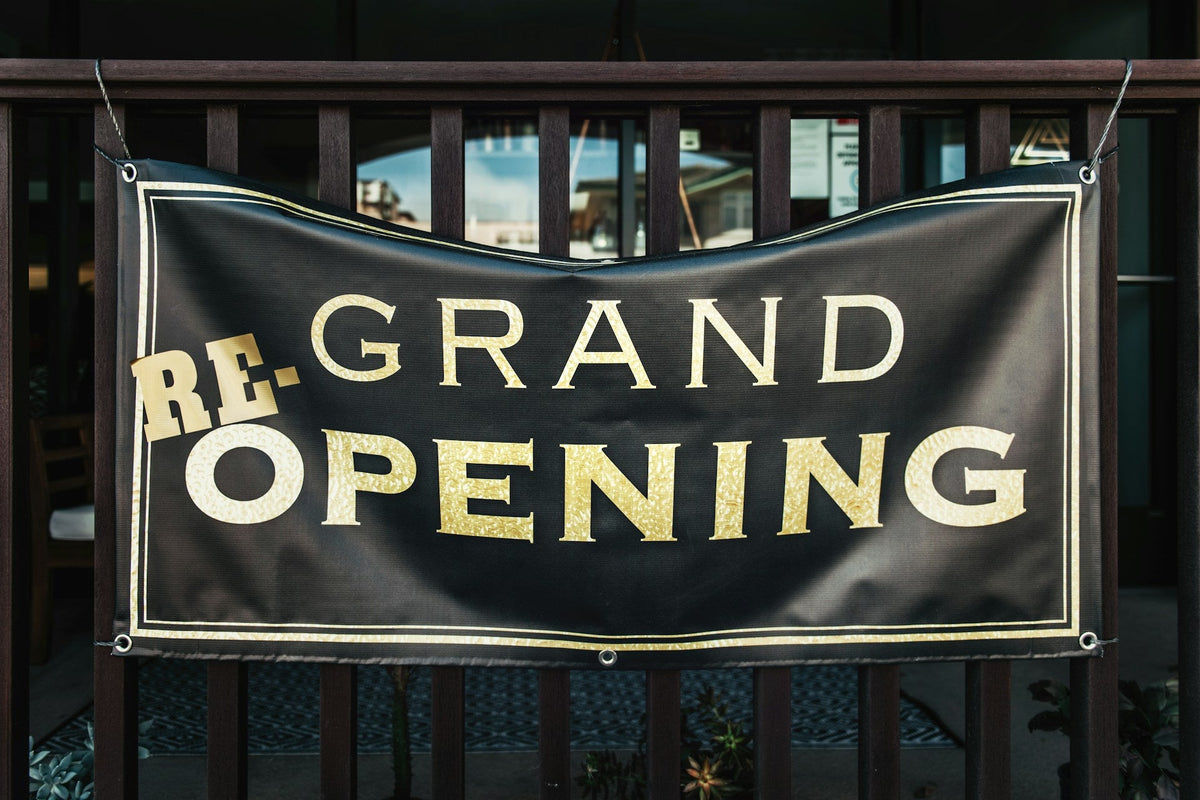 How Vinyl Banners Can Boost Your Seasonal Sales